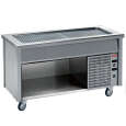 Element Met Gekoelde Top Op Open Kast