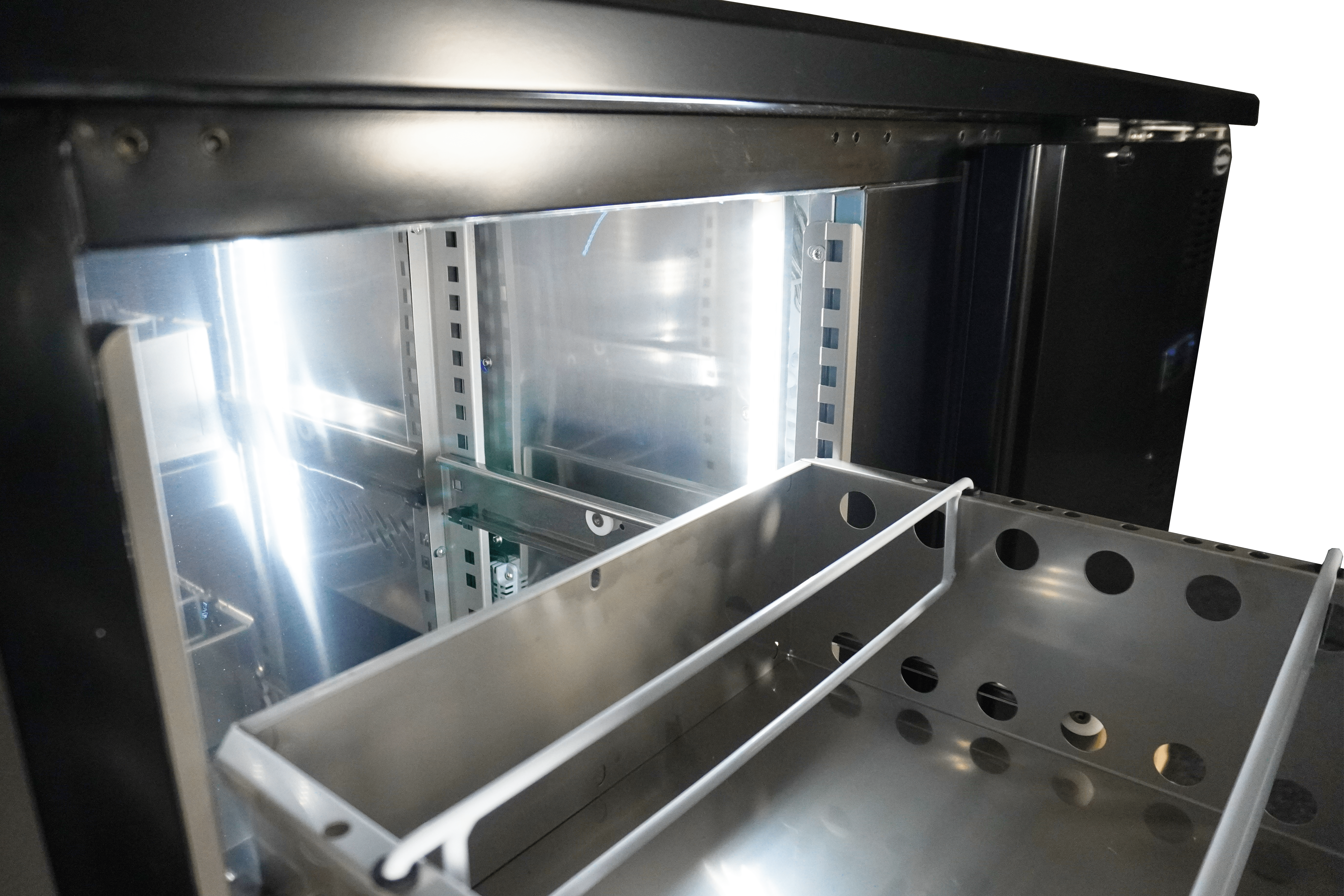 CombiSteel Barkoelkast | 537L | Zwart | 0°C/+10°C | Geforceerd | 1 Draaideur + 4 Laden | 2002x513x860mm - Afbeelding 2