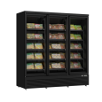 Grote zwarte Unninox vrieskast 1530 liter met drie draaideuren voor professionele horeca opslag.